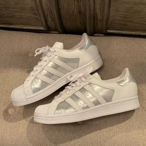 ADIDAS SNEAKERS (sz9) silver